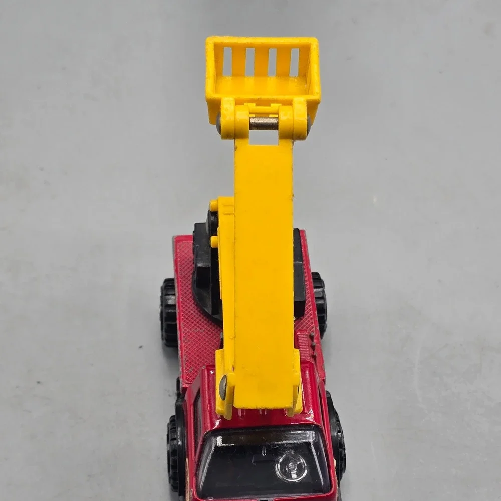 Vintage Tonka Cherry Picker Utility Truck Diecast Red Yellow Bucket Boom Toy